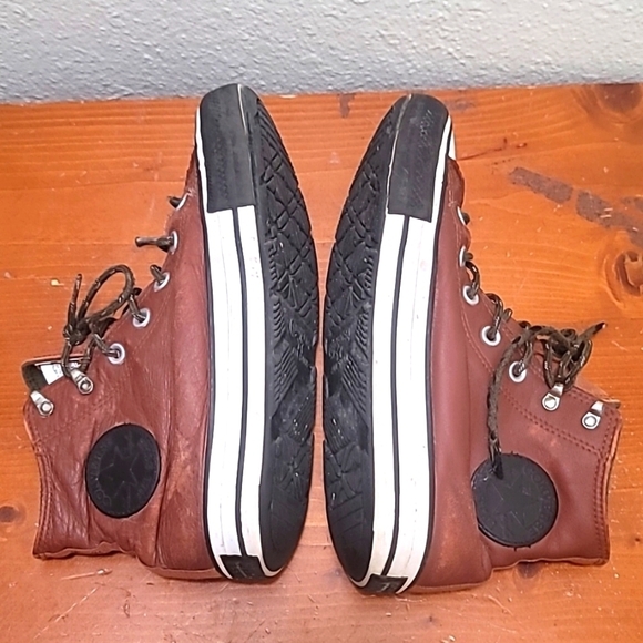 CONVERSE CHUCK TAYLOR ALL STAR UNISEX BROWN LEATHER WATERPROOF SNEAKER 8 - Picture 4 of 11